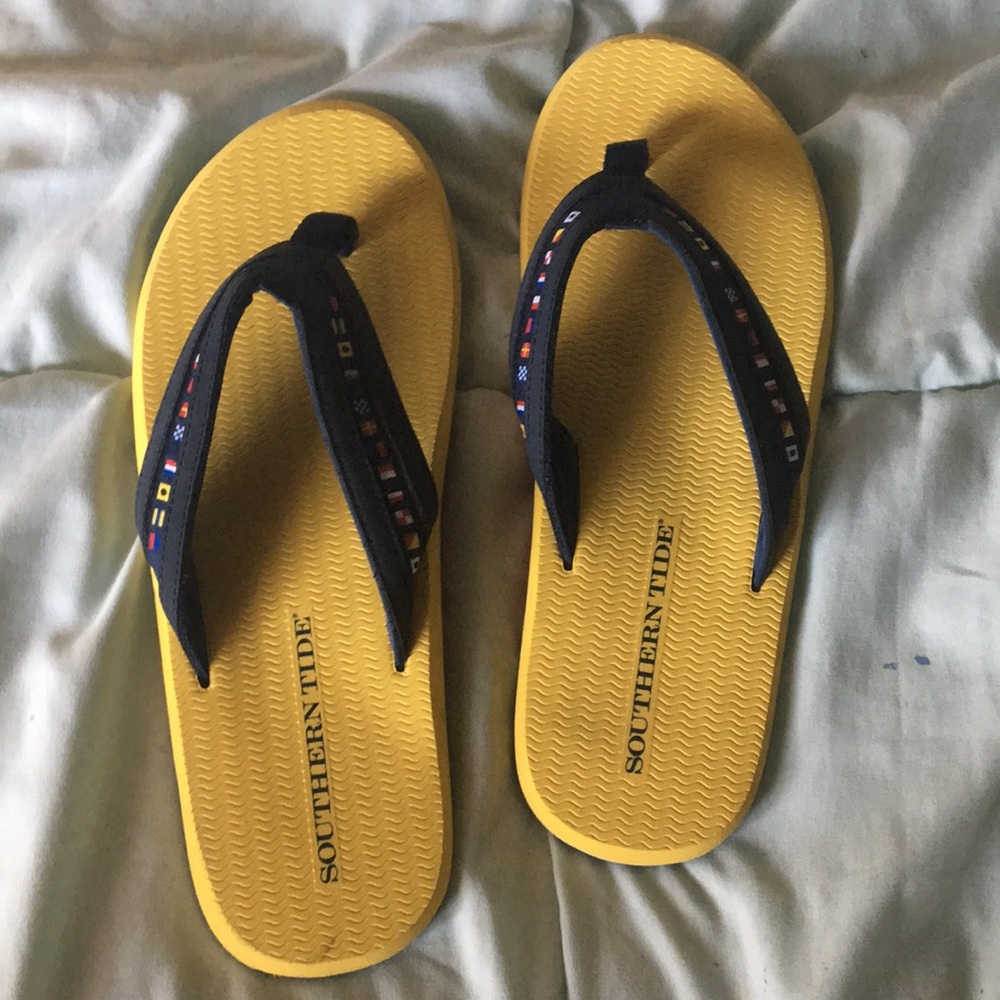 Men’s Southern Tide Flip Flops